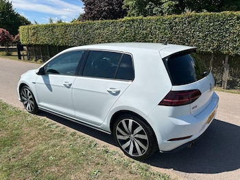 Used Volkswagen Golf 2017 for sale - 75425324: Photo