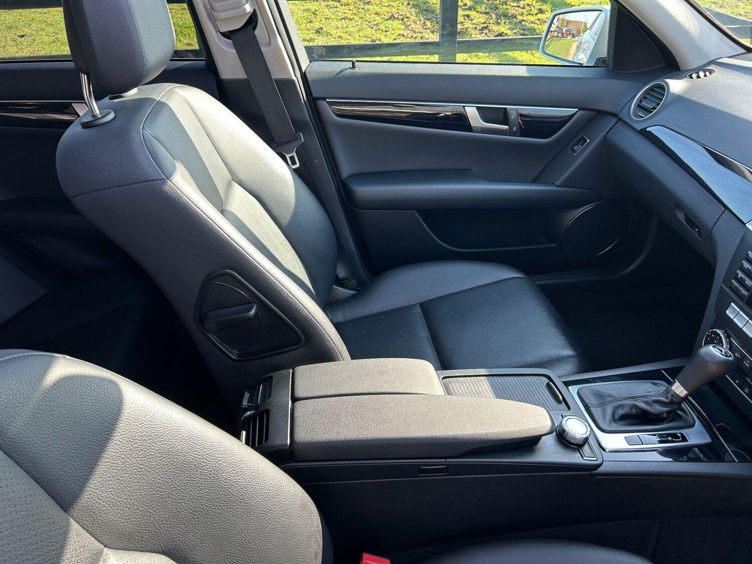 Used Mercedes-Benz C Class 2013 for sale - 77931027: Photo 36