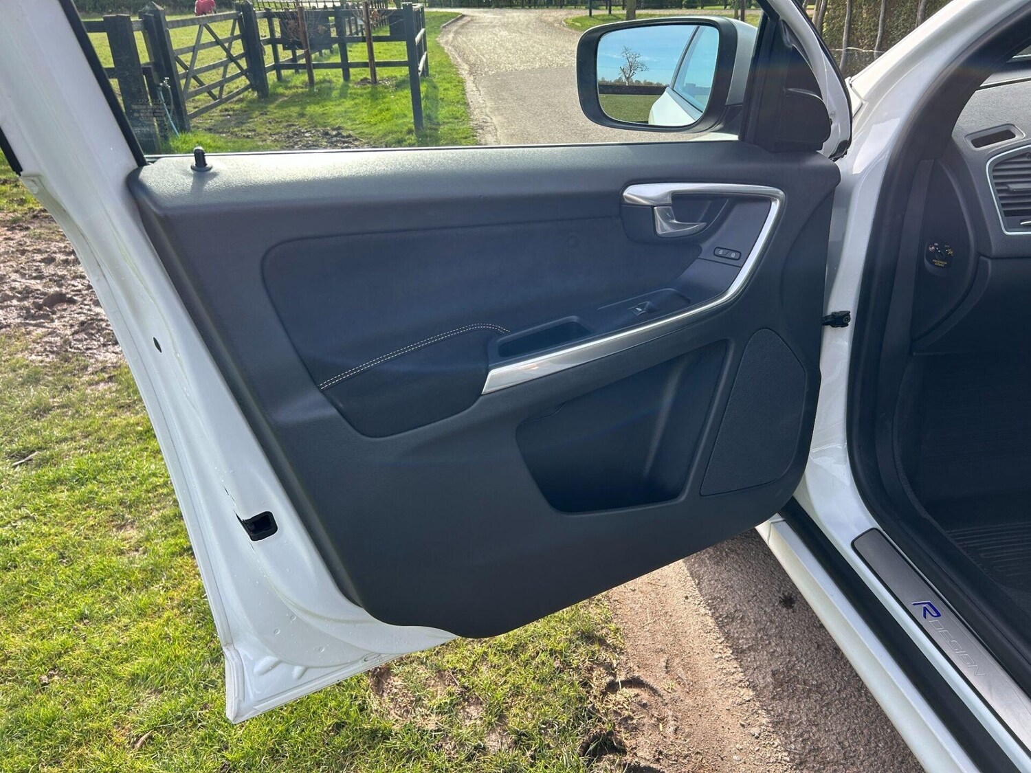 Used Volvo XC60 2017 for sale - 77578289: Photo 13