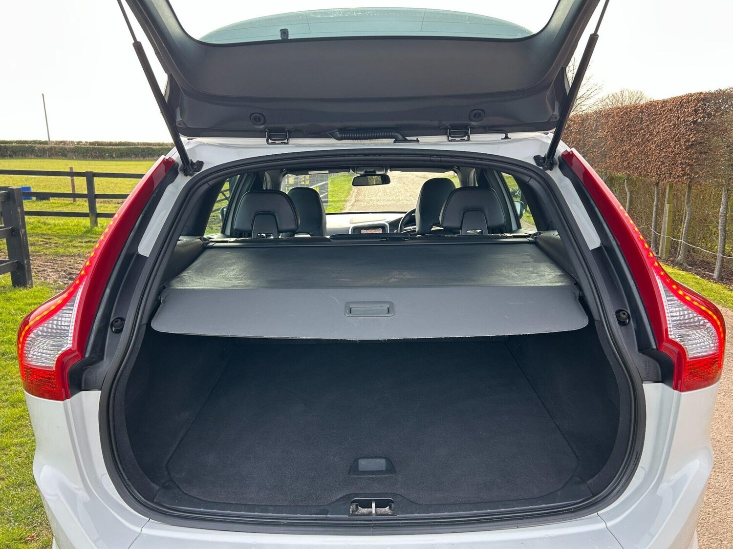 Used Volvo XC60 2017 for sale - 77578289: Photo 20