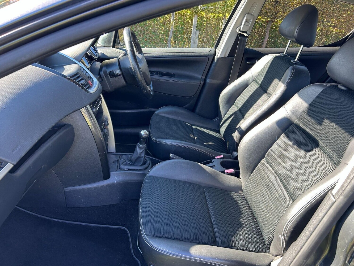 Used Peugeot 207 2012 for sale - 77931005: Photo 16