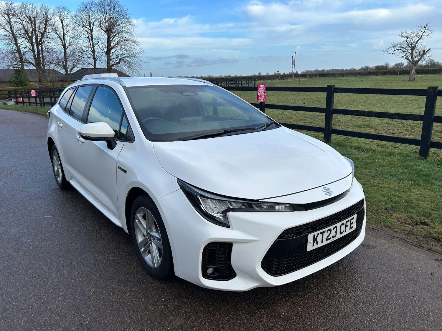 Used Suzuki Swace 2023 for sale - 77418442: Photo 3