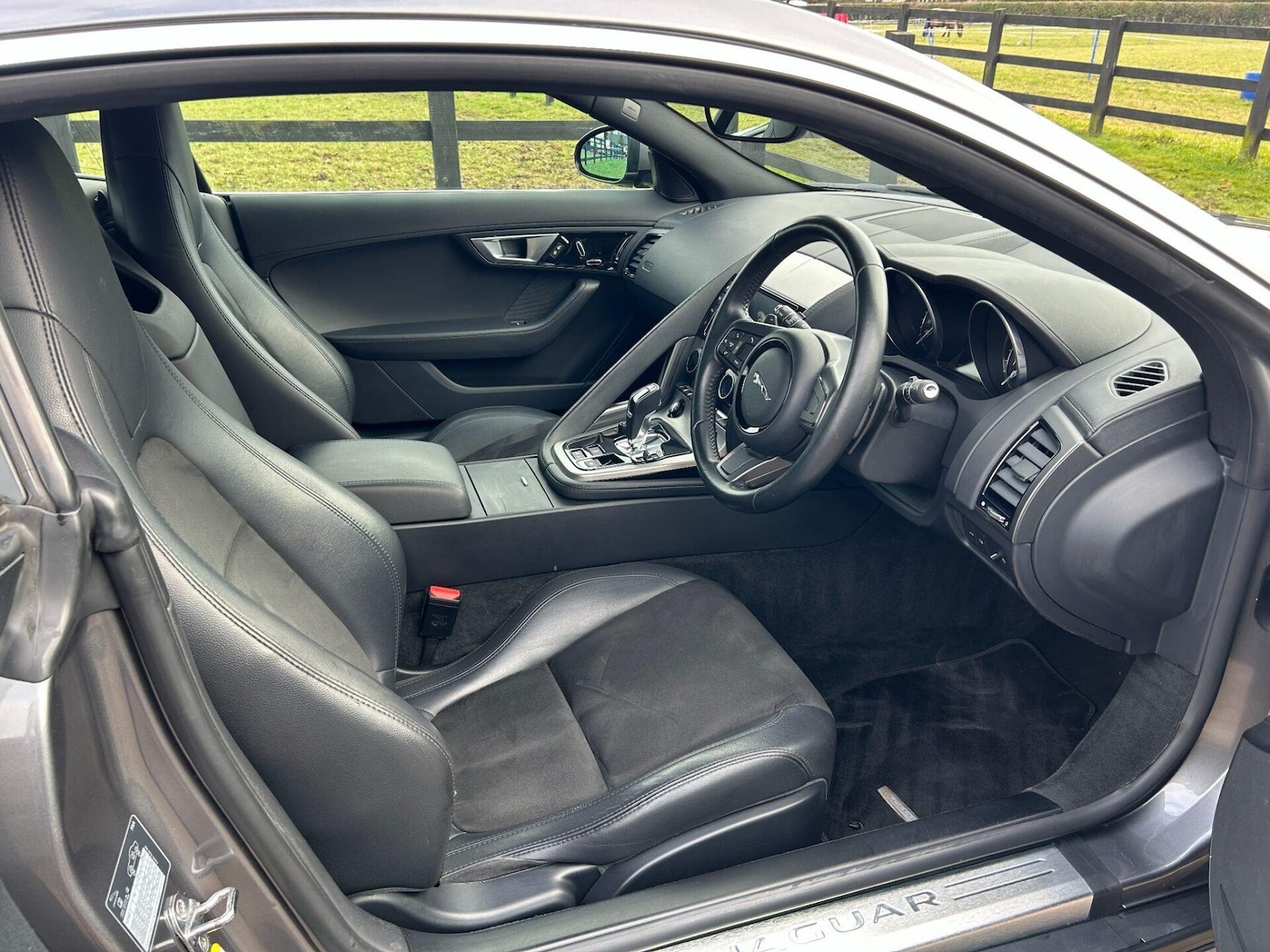 Used Jaguar F-Type 2015 for sale - 77168666: Photo 16