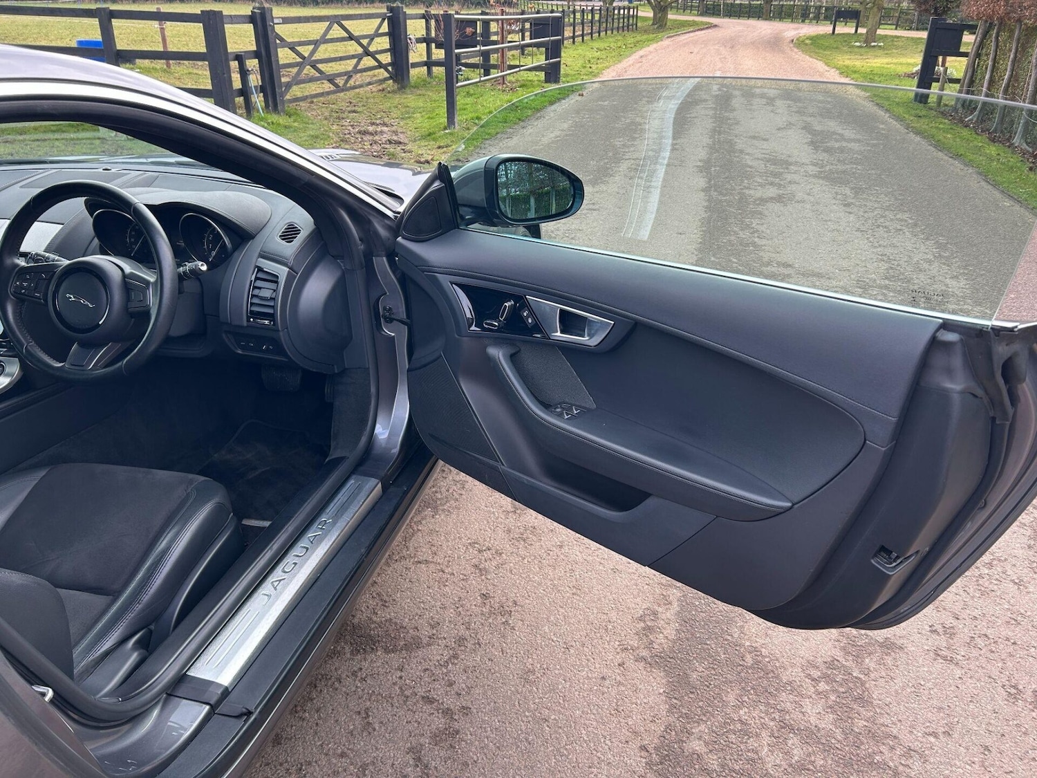 Used Jaguar F-Type 2015 for sale - 77168666: Photo 19