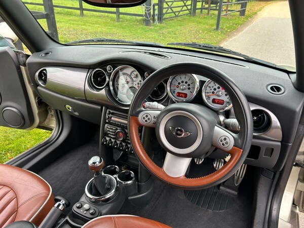 Used MINI Convertible 2008 for sale - 76218962: Photo 10