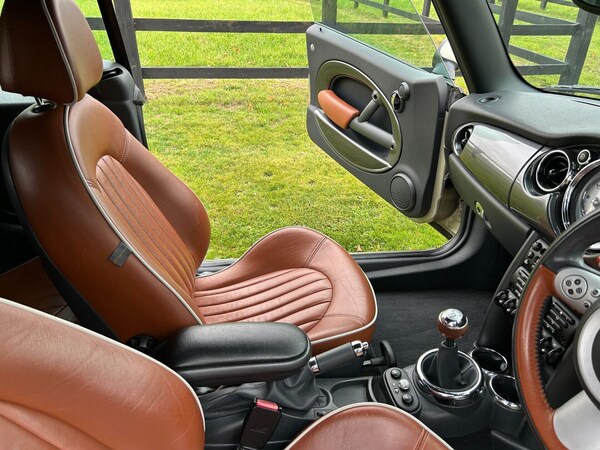 Used MINI Convertible 2008 for sale - 76218962: Photo 11