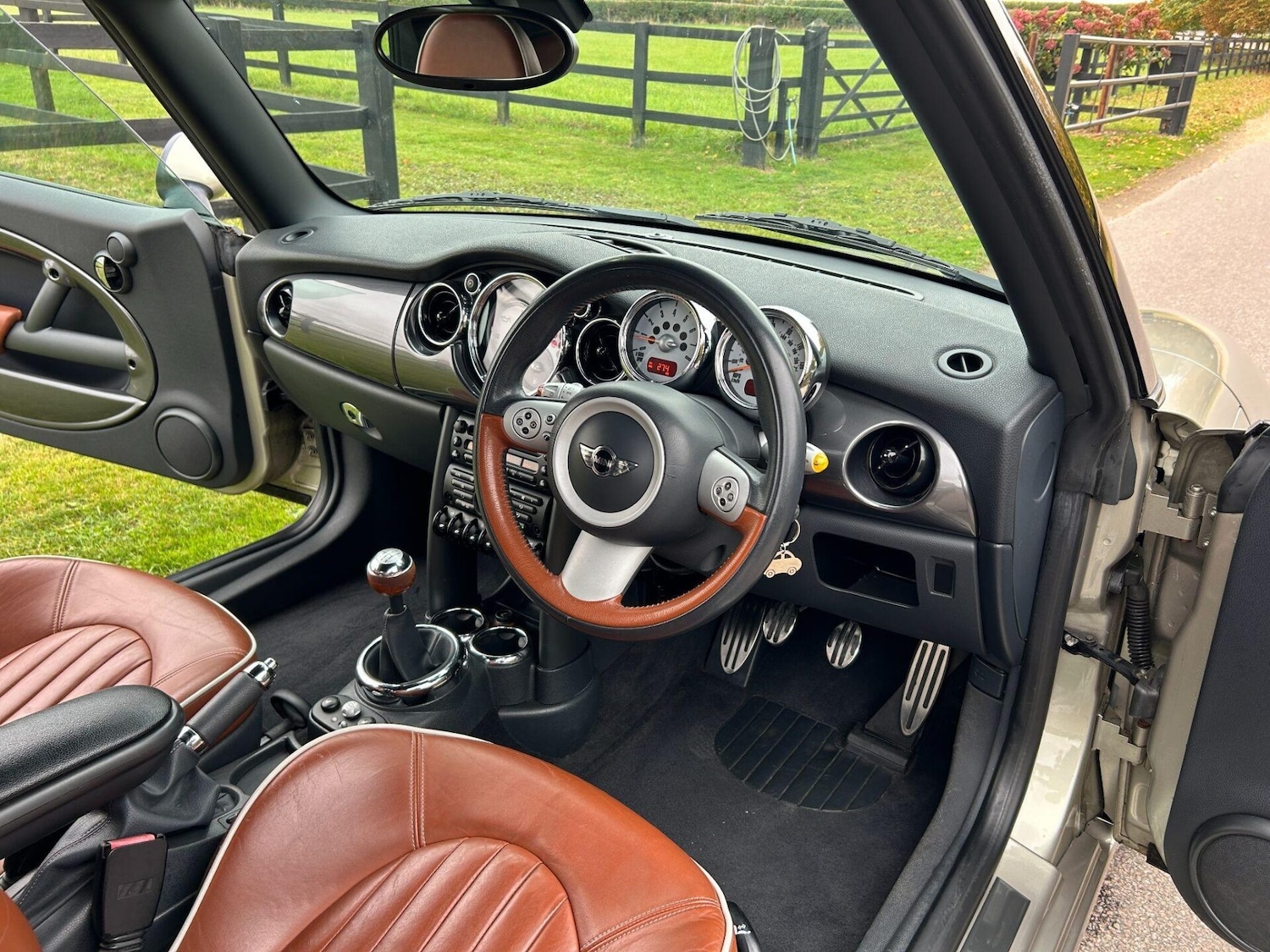 Used MINI Convertible 2008 for sale - 76218962: Photo 12