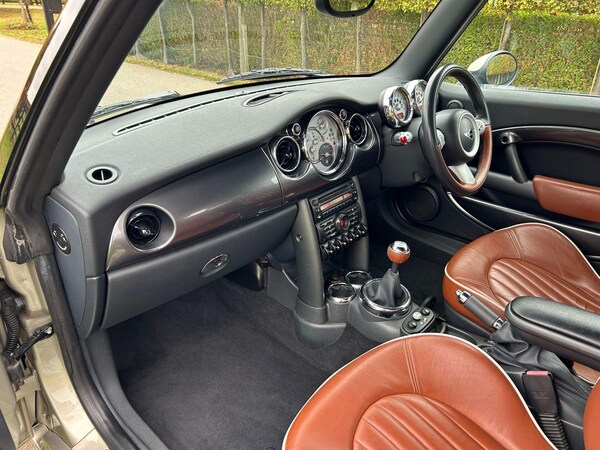 Used MINI Convertible 2008 for sale - 76218962: Photo 15