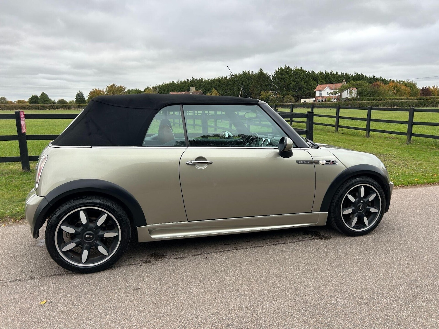 Used MINI Convertible 2008 for sale - 76218962: Photo 18