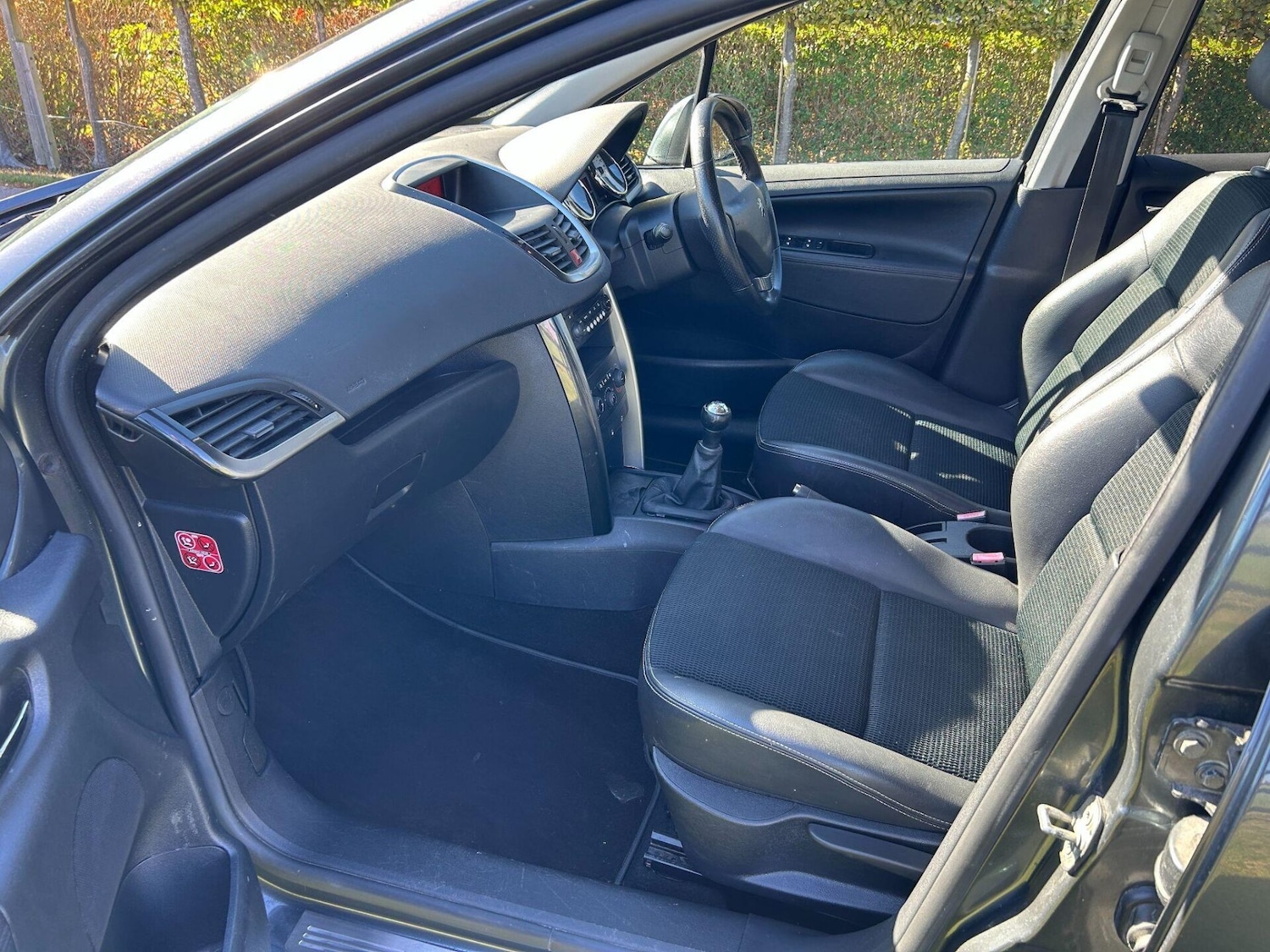 Used Peugeot 207 2012 for sale - 76192862: Photo 15