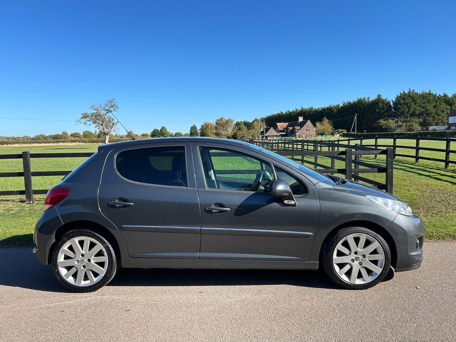 Used Peugeot 207 2012 for sale - 76192862: Photo 6