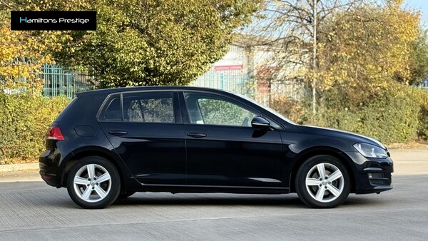 Used Volkswagen Golf 2015 for sale - 76177207: Photo 2