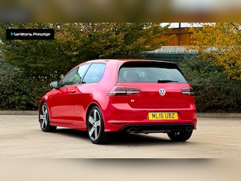 Used Volkswagen Golf 2016 for sale - 76213728: Photo 2