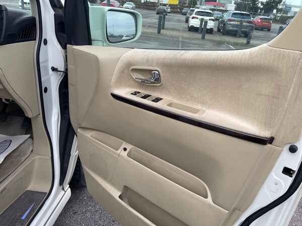 Used Nissan Elgrand for sale - 75034889: Photo 11