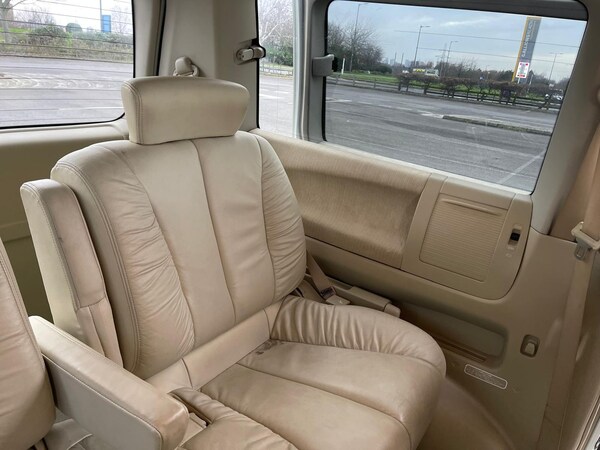 Used Nissan Elgrand for sale - 75034889: Photo 24