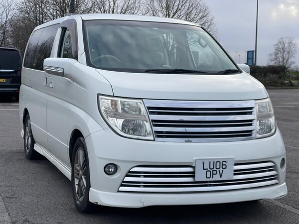 Used Nissan Elgrand for sale - 75034889: Photo 8