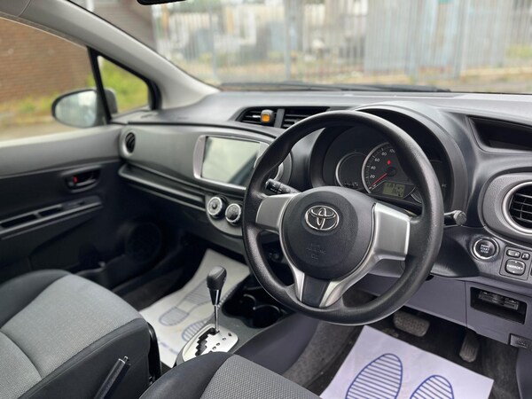 Used Toyota Yaris for sale - 75038918: Photo 12