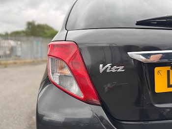 Used Toyota Yaris  for sale - 75039118: Photo