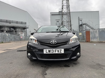 Used Toyota Yaris  for sale - 75039118: Photo