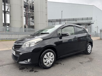 Used Toyota Yaris  for sale - 75039118: Photo