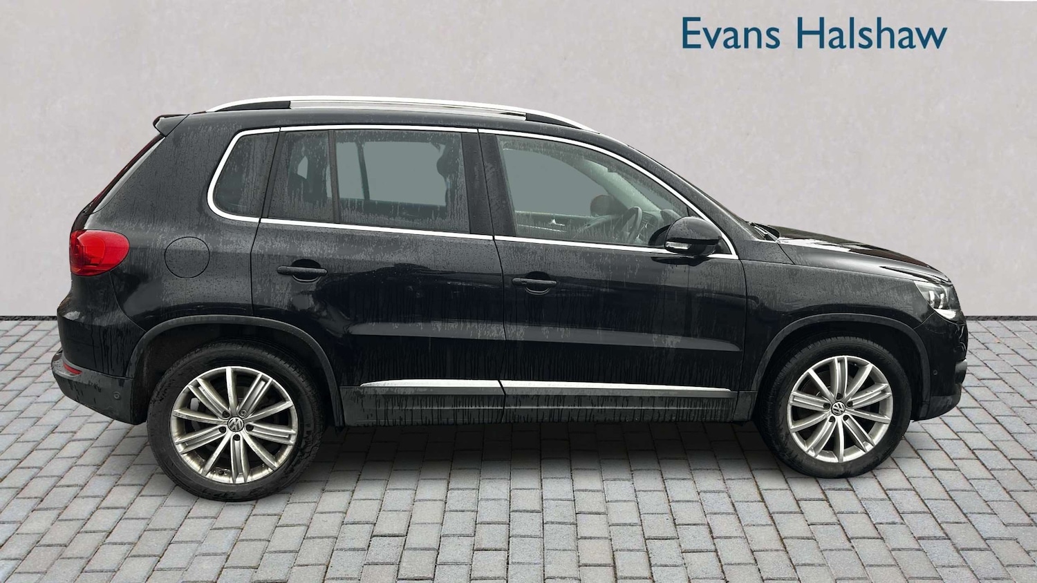 Used Volkswagen Tiguan for sale - 78052509: Photo 4