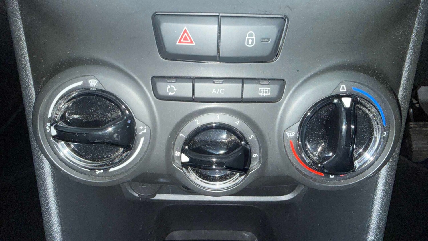 Used Peugeot 208 2018 for sale - 78187960: Photo 17