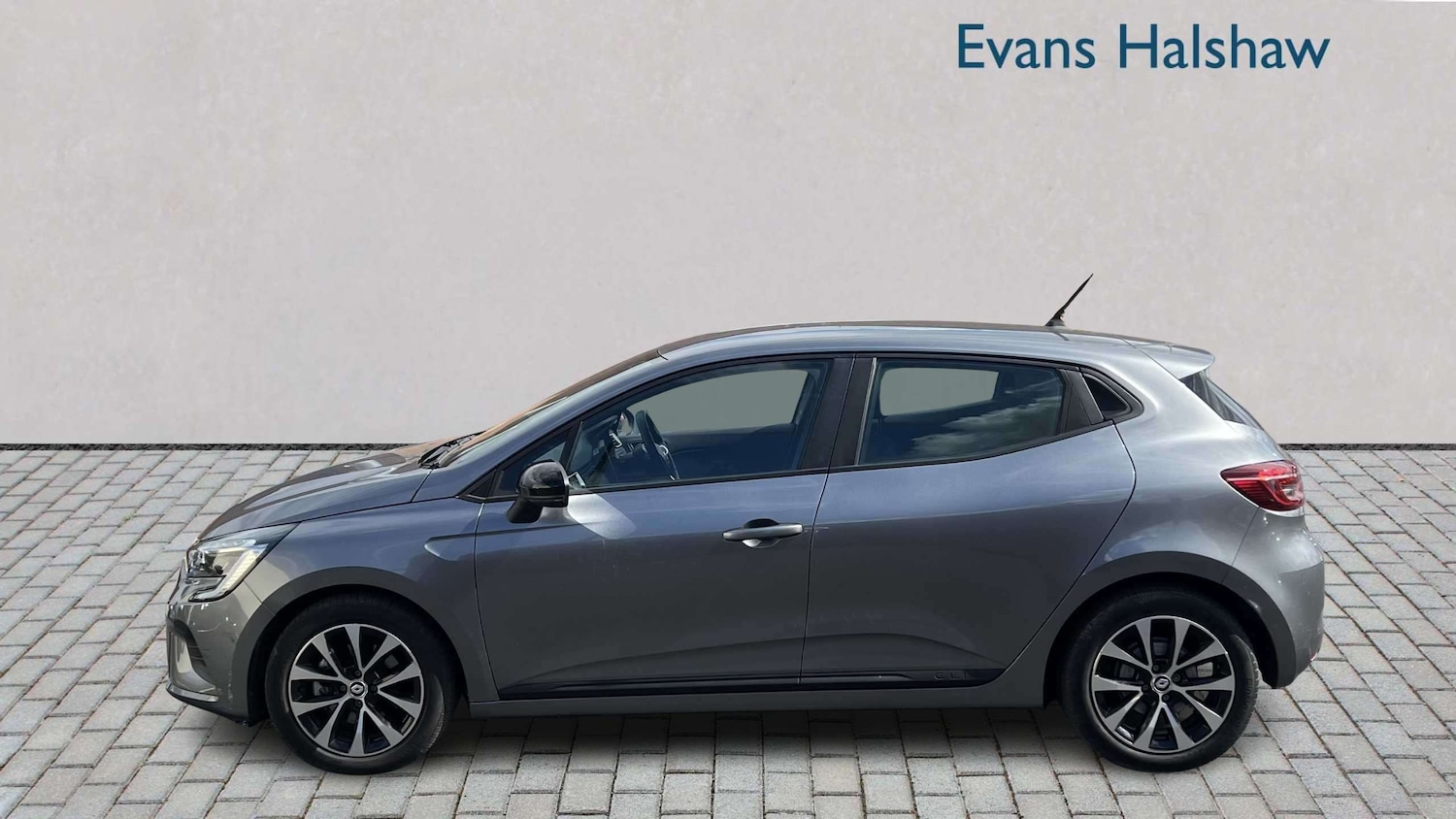 Used Renault Clio 2023 for sale - 78089515: Photo 4