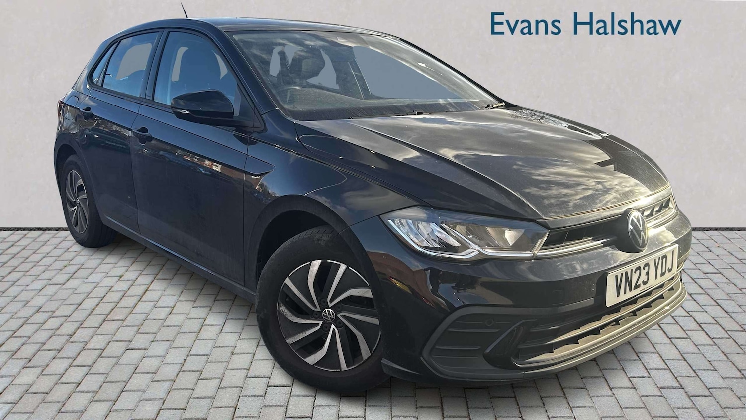 Used Volkswagen Polo 2023 for sale - 77894417: Photo 2