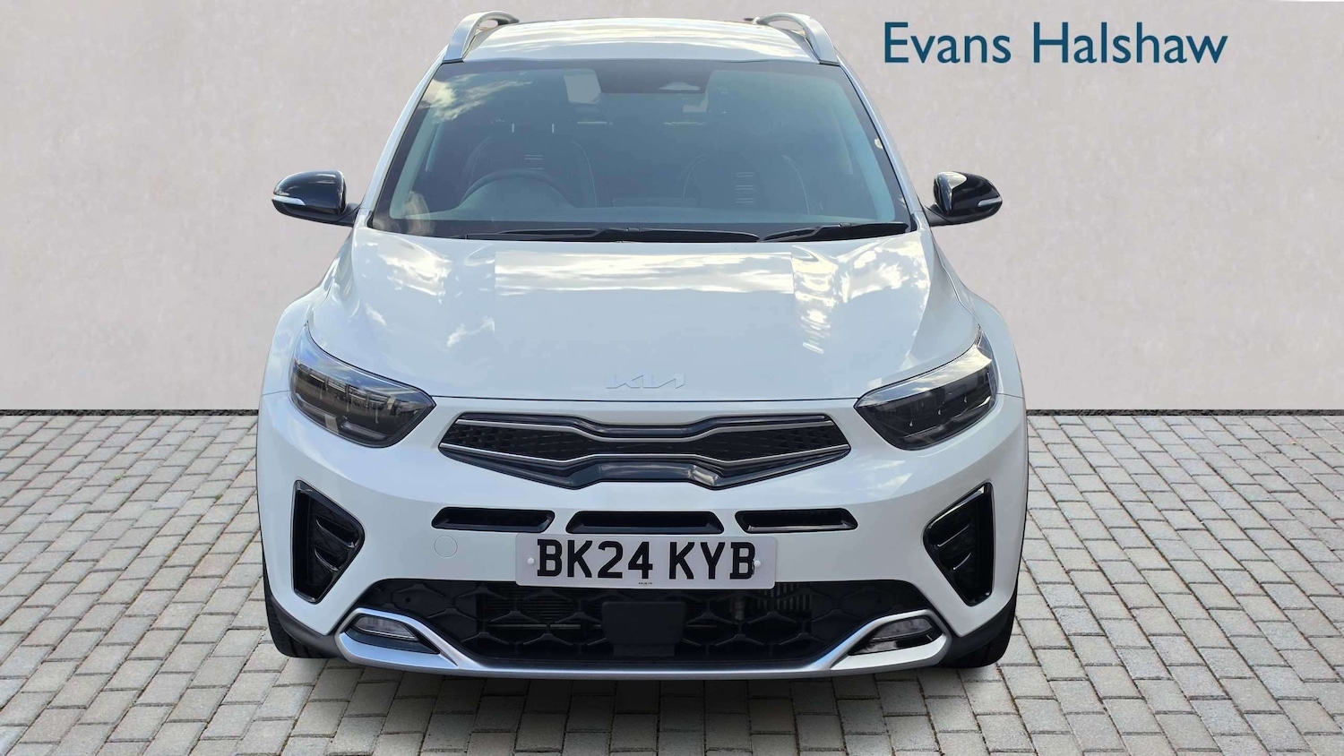 Used Kia Stonic 2024 for sale - 78077145: Photo 2