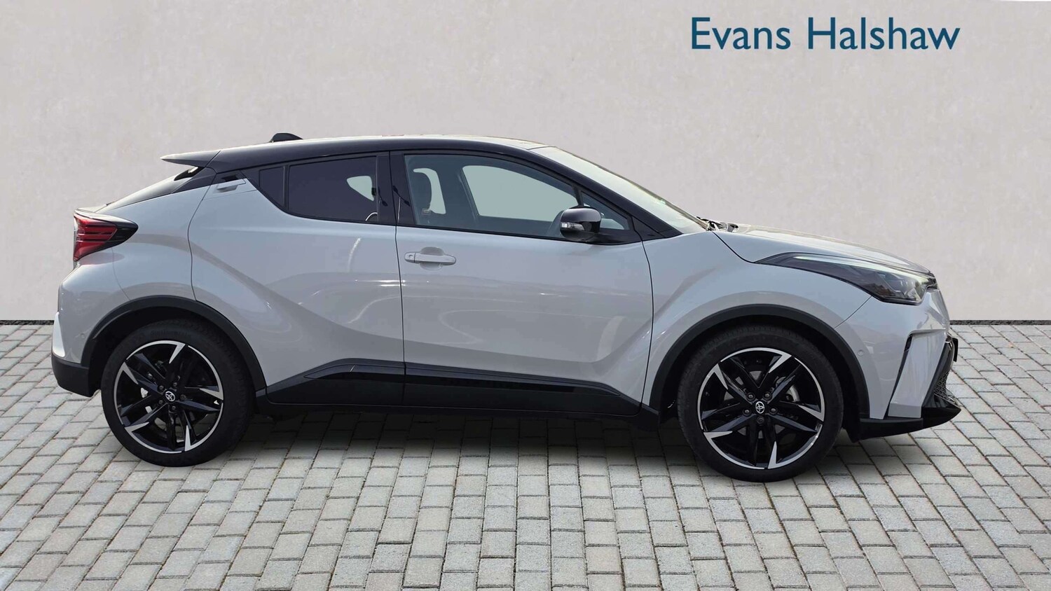 Used Toyota C-HR 2023 for sale - 77979540: Photo 4