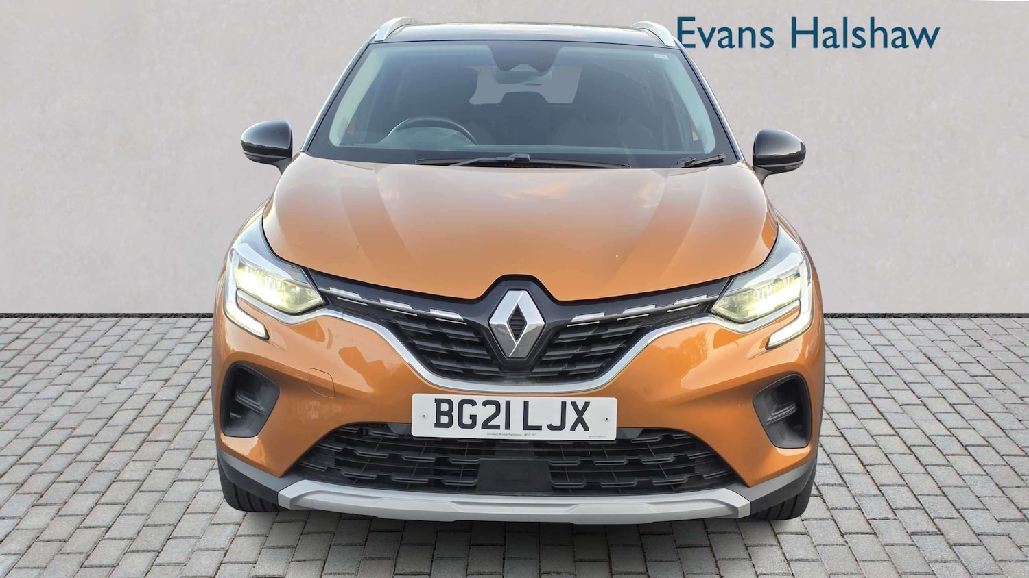 Used Renault Captur for sale - 78104625: Photo 2