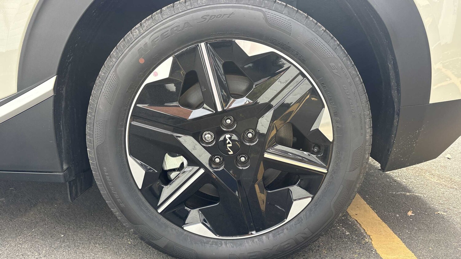 Used Kia EV6 for sale - 77862600: Photo 17