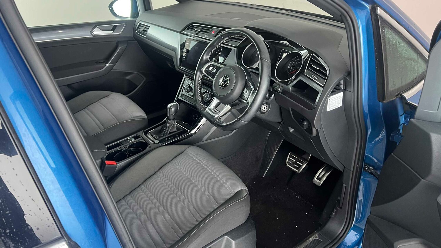 Used Volkswagen Touran for sale - 77862611: Photo 10