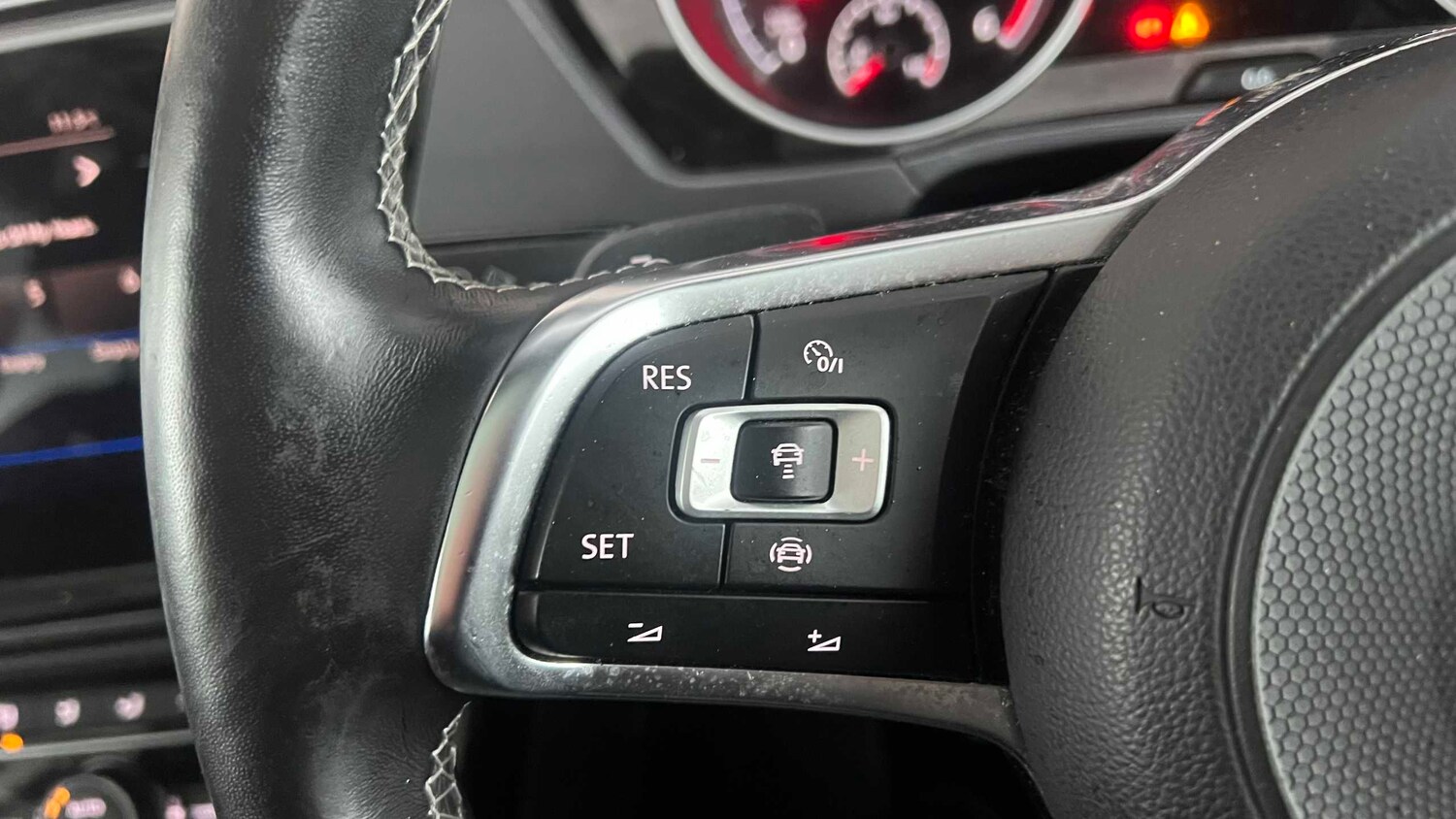 Used Volkswagen Touran for sale - 77862611: Photo 13