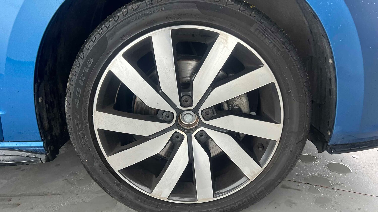 Used Volkswagen Touran for sale - 77862611: Photo 25