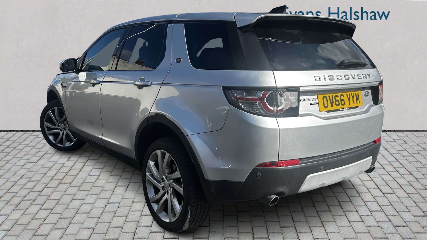 Used Land Rover Discovery Sport 2016 for sale - 77894320: Photo 2