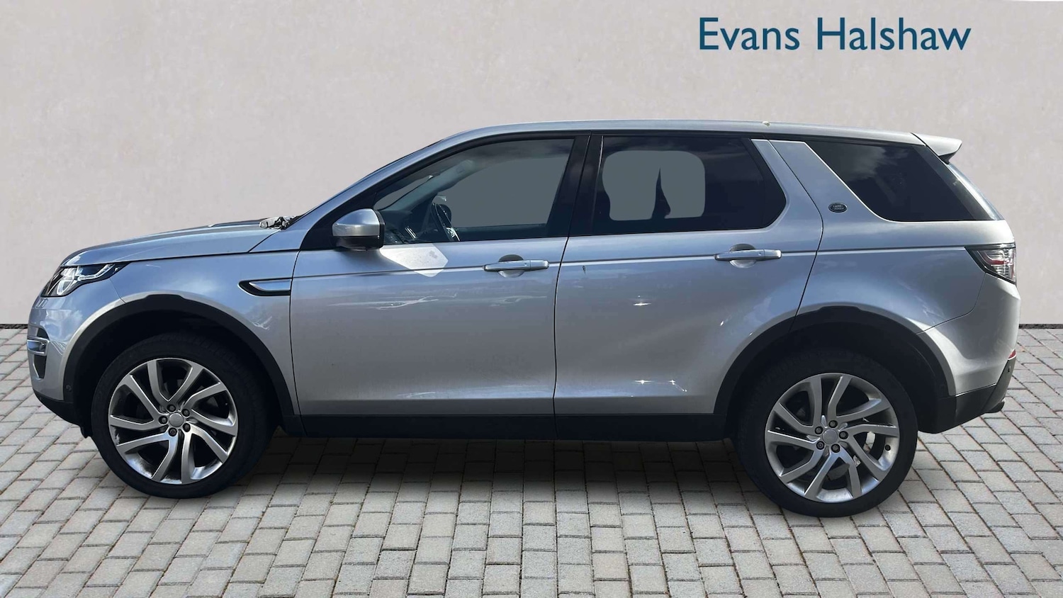 Used Land Rover Discovery Sport 2016 for sale - 77894320: Photo 6