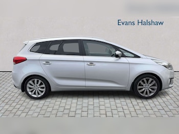 Used Kia Carens 2016 for sale - 78937219: Photo