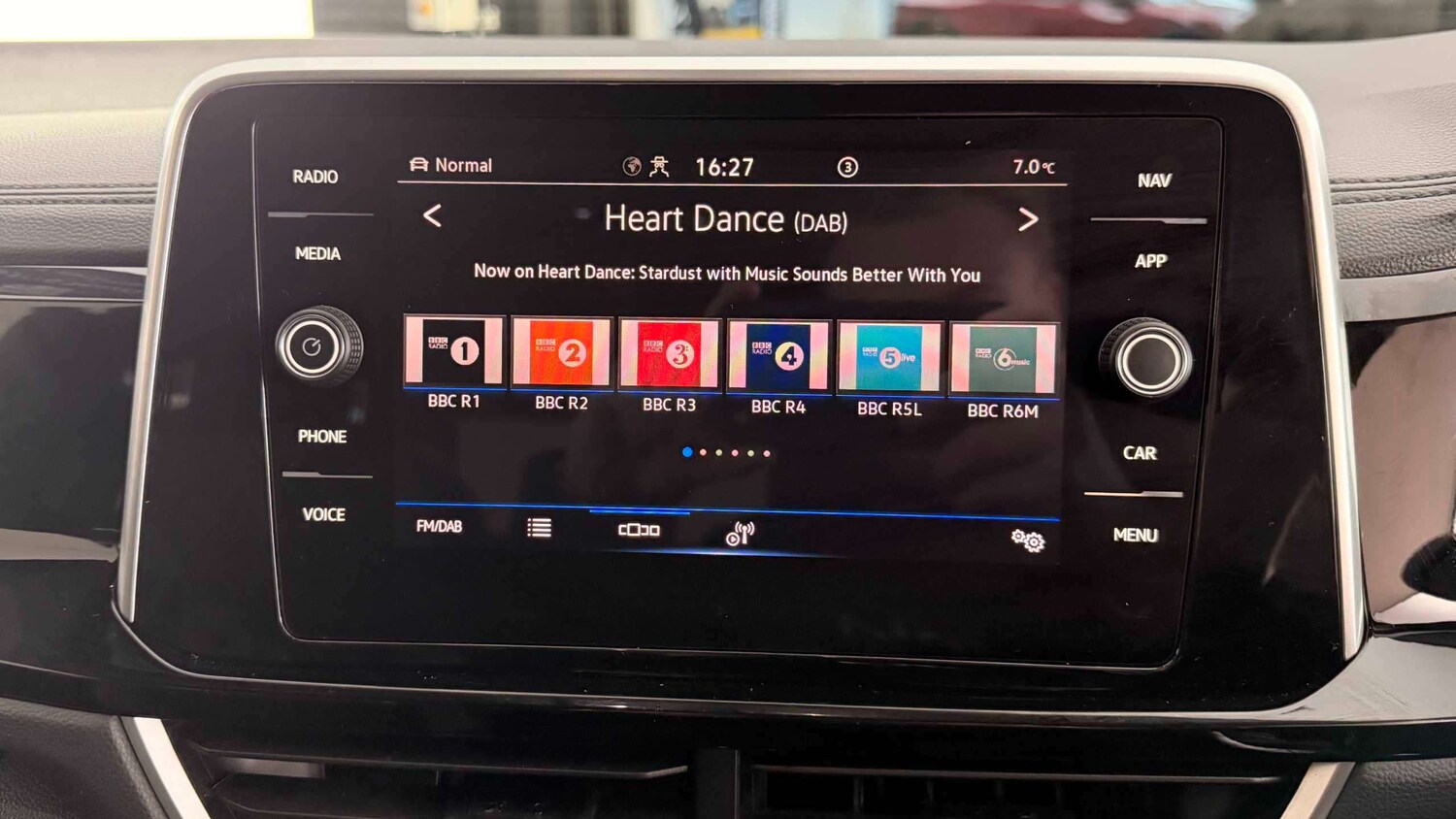 Used Volkswagen T-Roc for sale - 77860143: Photo 13