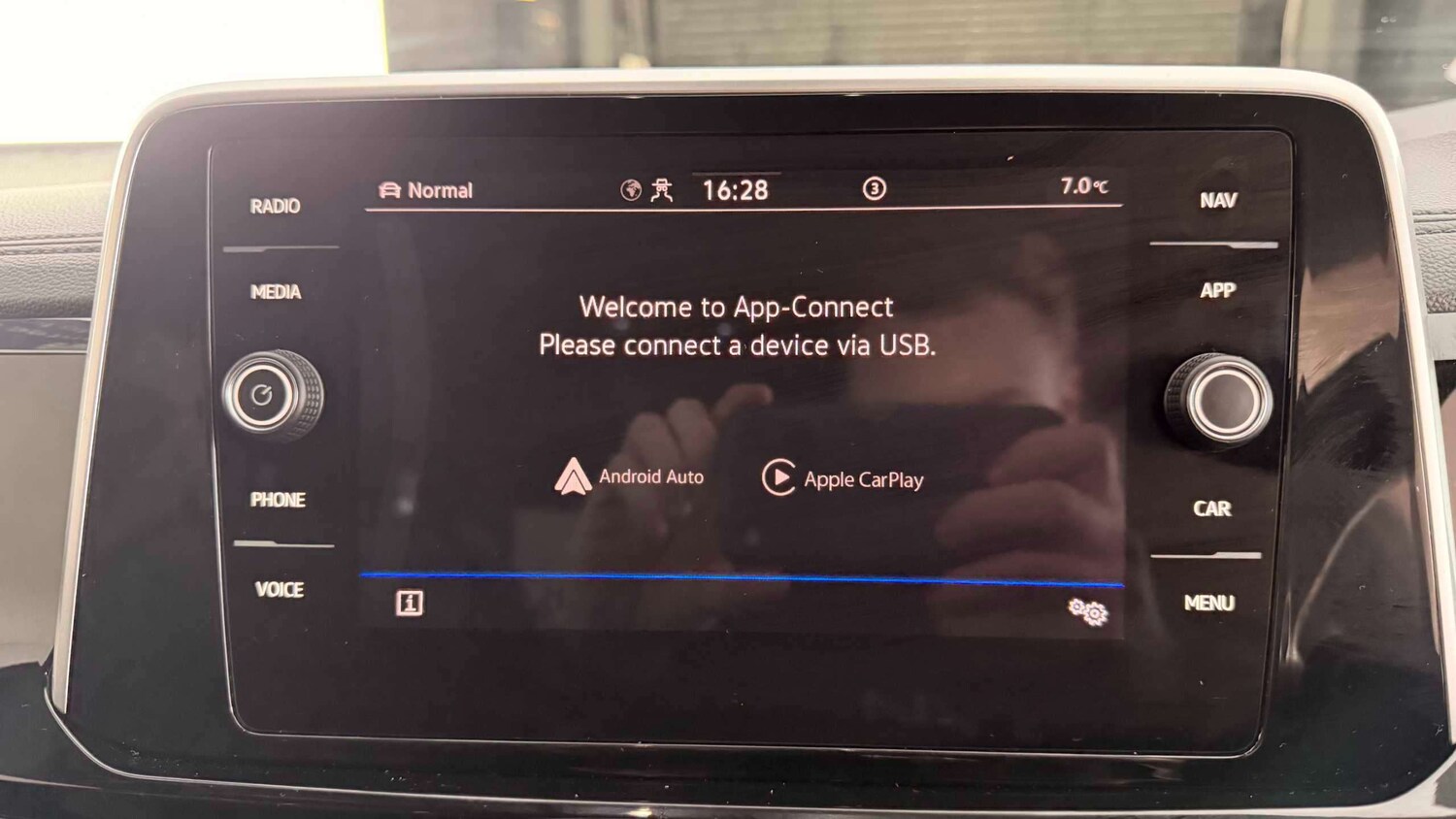 Used Volkswagen T-Roc for sale - 77860143: Photo 14