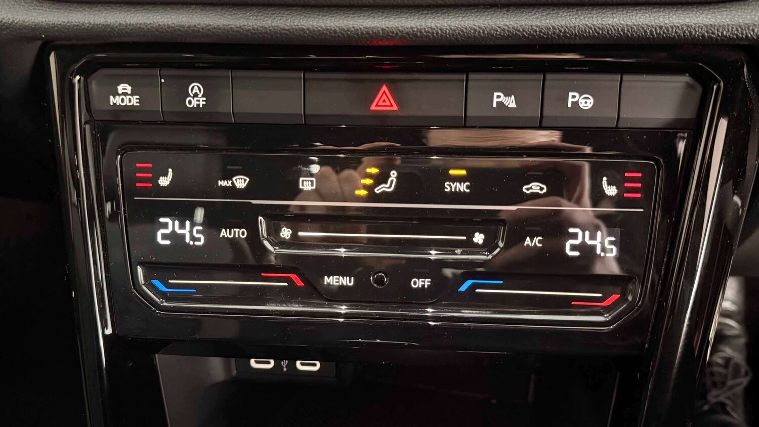 Used Volkswagen T-Roc for sale - 77860143: Photo 16