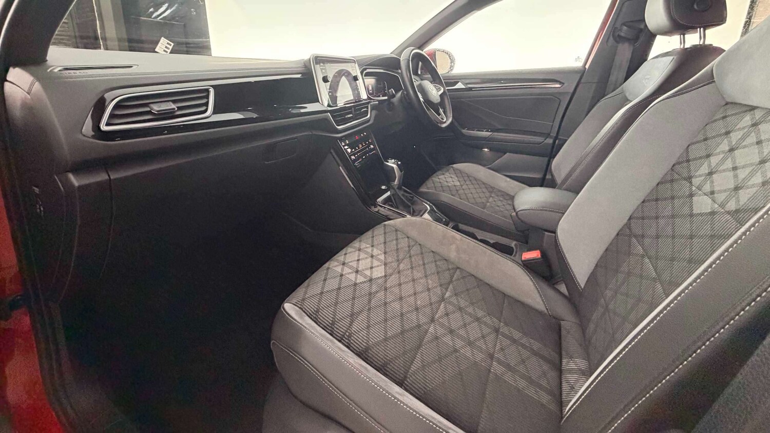 Used Volkswagen T-Roc for sale - 77860143: Photo 19