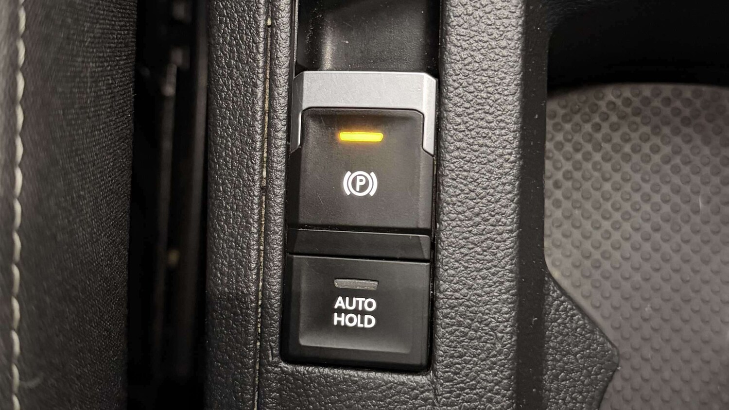 Used Volkswagen T-Roc for sale - 77860143: Photo 20