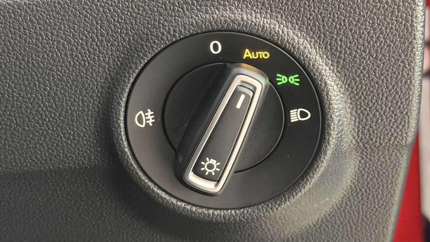 Used Volkswagen T-Roc for sale - 77860143: Photo 21