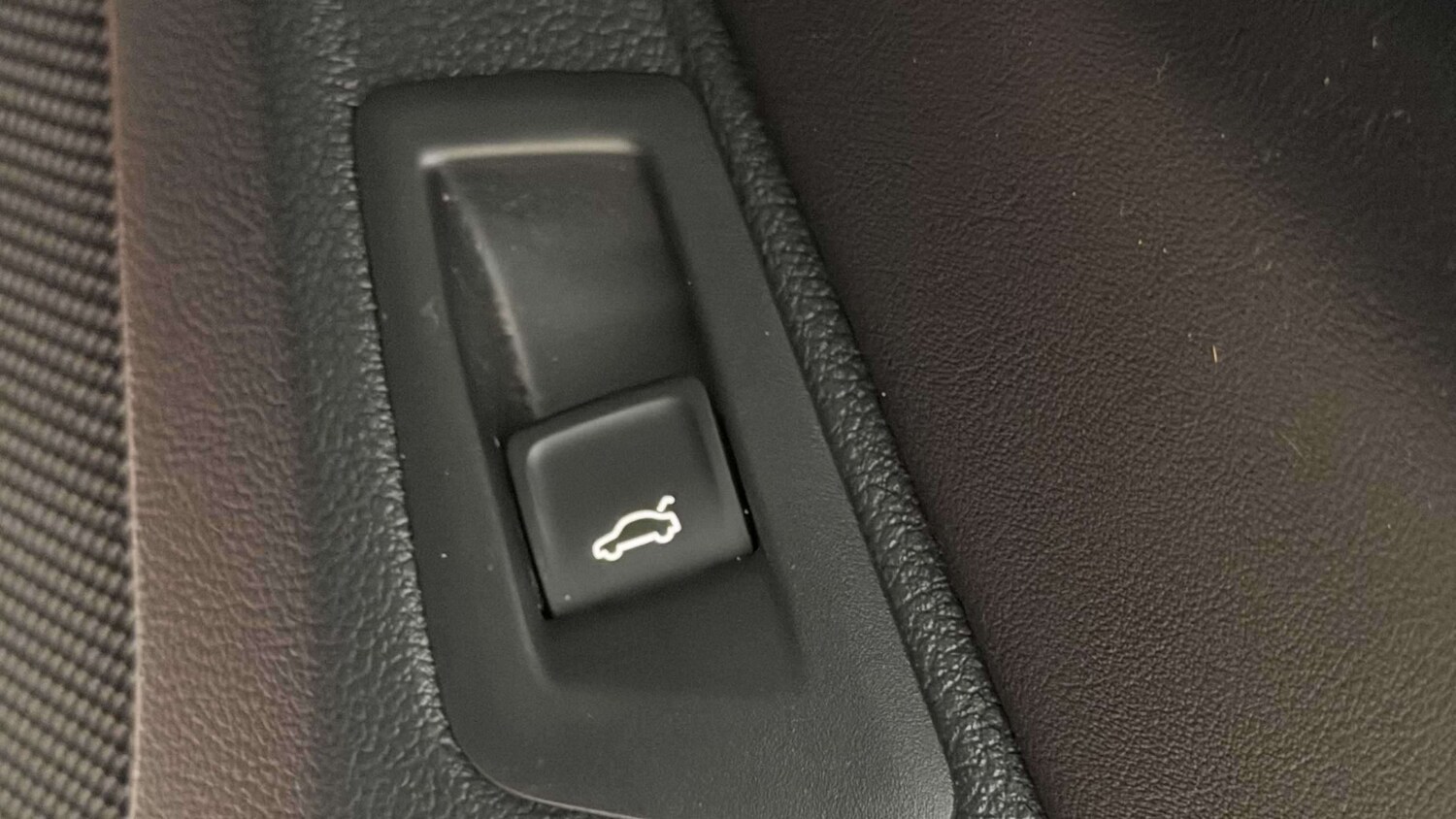 Used Volkswagen T-Roc for sale - 77860143: Photo 22