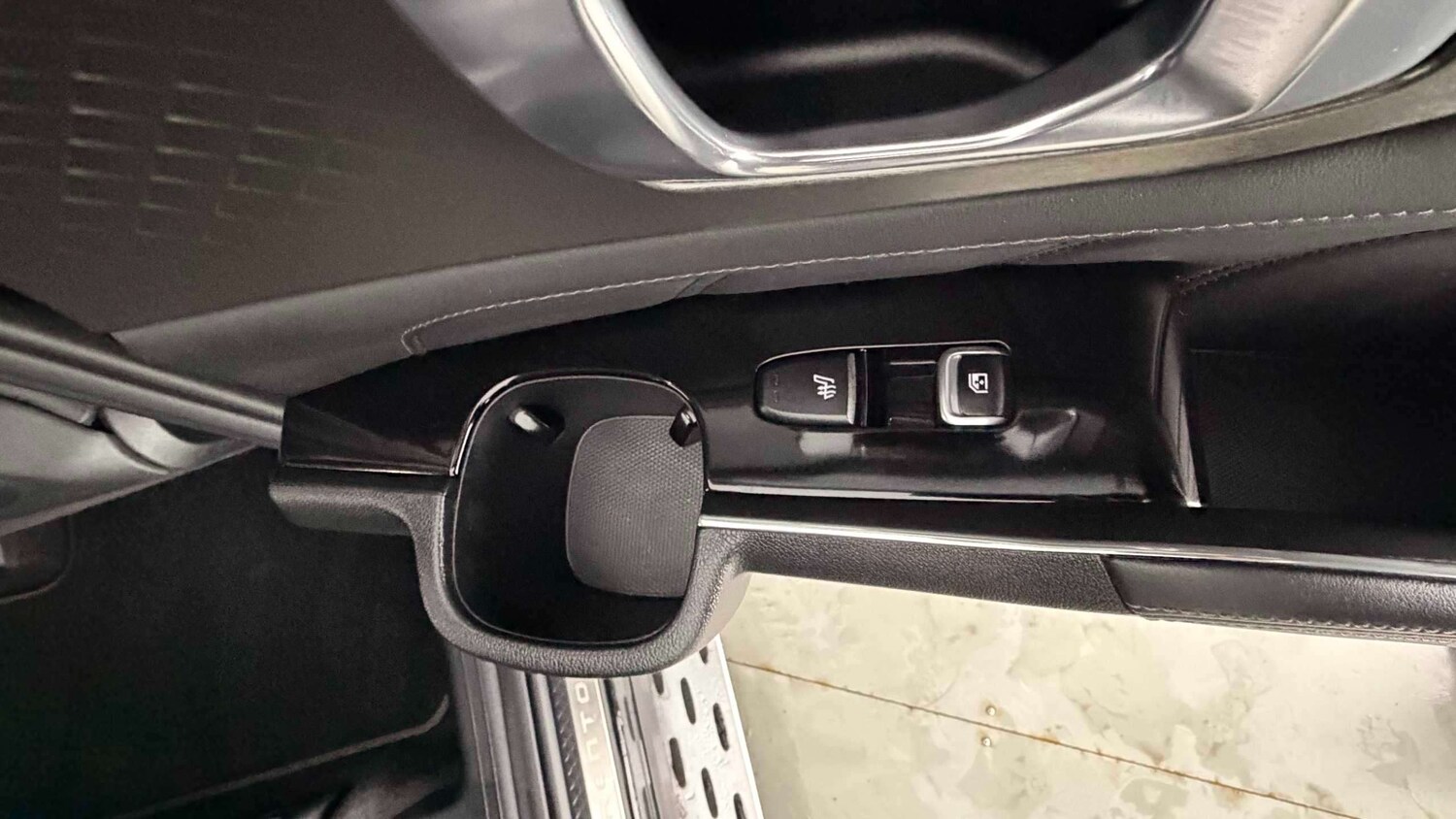 Used Kia Sorento for sale - 77861832: Photo 24