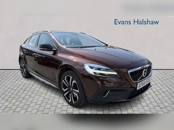 Used Volvo V40 2016 for sale - 78419899: Photo