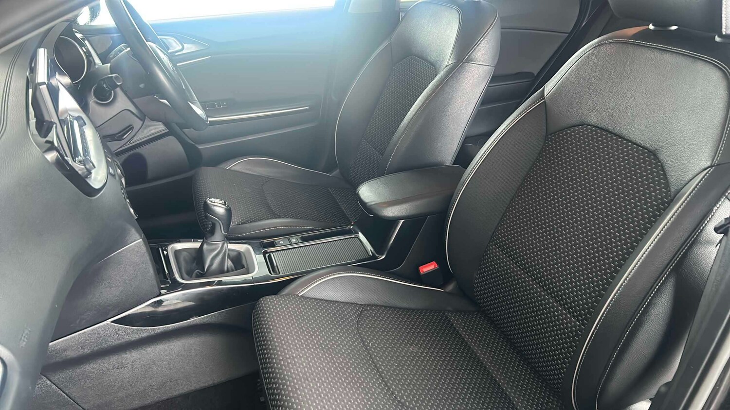 Used Kia XCeed for sale - 77858896: Photo 23