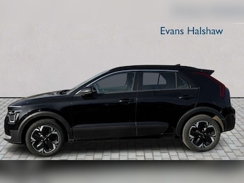 Used Kia Niro 2023 for sale - 77960820: Photo