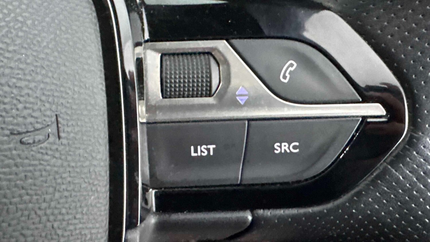 Used Peugeot 2008 2020 for sale - 77860121: Photo 13